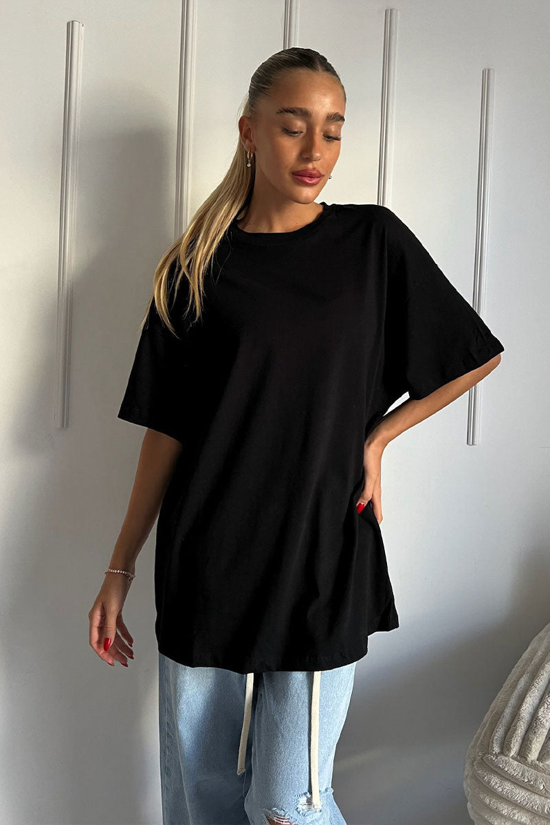 חולצת טי-שירט אובר-סייז אביב בצבע שחור לנשים