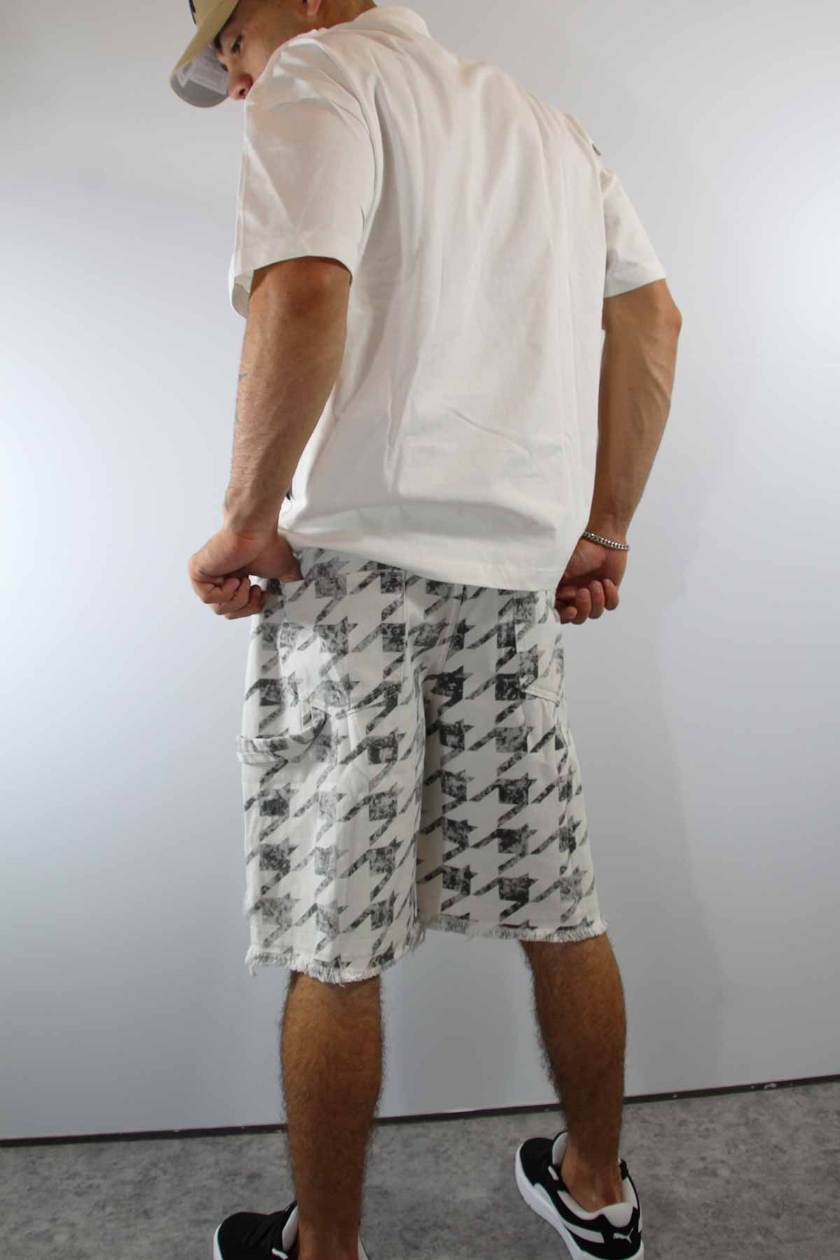 מכנסי ברמודה מונו לגברים