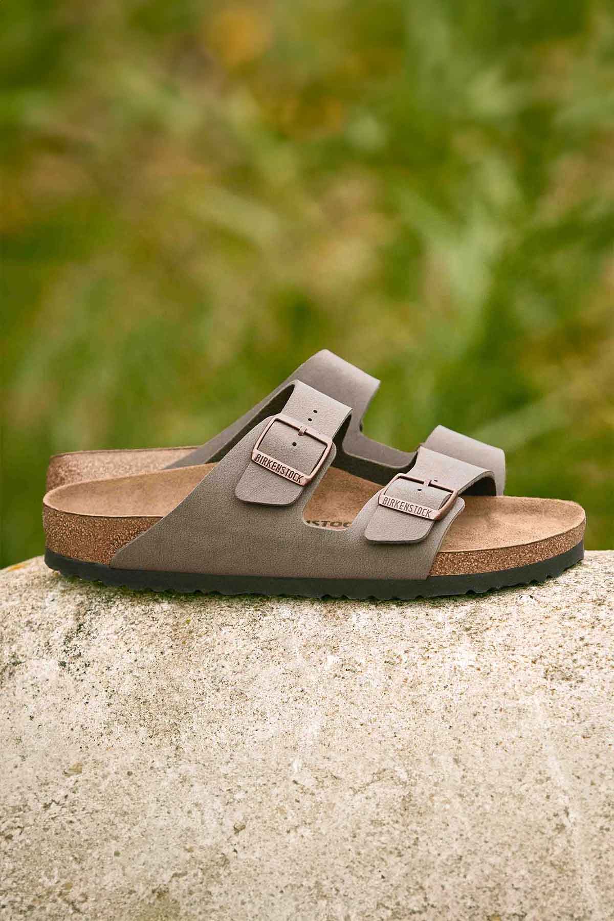 Birkenstock כפכפי Arizona Birko-Flor בצבע אבן לגברים