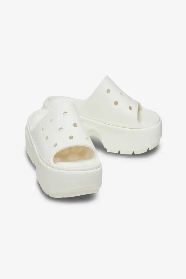כפכפי פלטפורמה קרוקס Stomp Slide לנשים בצבע לבן גיר