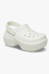 כפפי פלטפורמה קרוקס Stomp Clog לנשים בצבע לבן