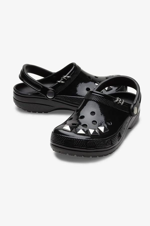 כפכפי קרוקס Classic Studded Clog לנשים בצבע שחור