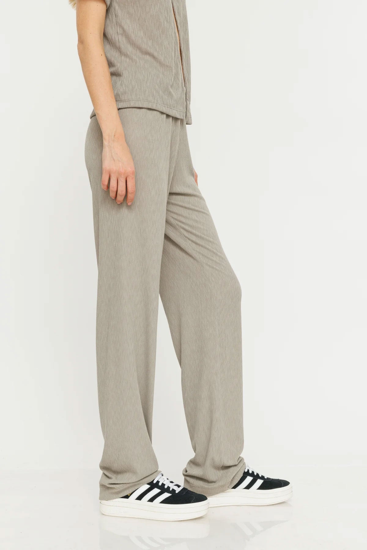 Juicy Couture מכנסיים ארוכים Selina בצבע אפור-Juicy Couture-XS-נאקו