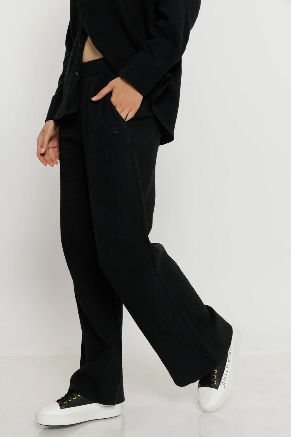 Juicy Couture מכנסי טטרה רחבים Sigrid בצבע שחור לנשים-Juicy Couture-XS-נאקו