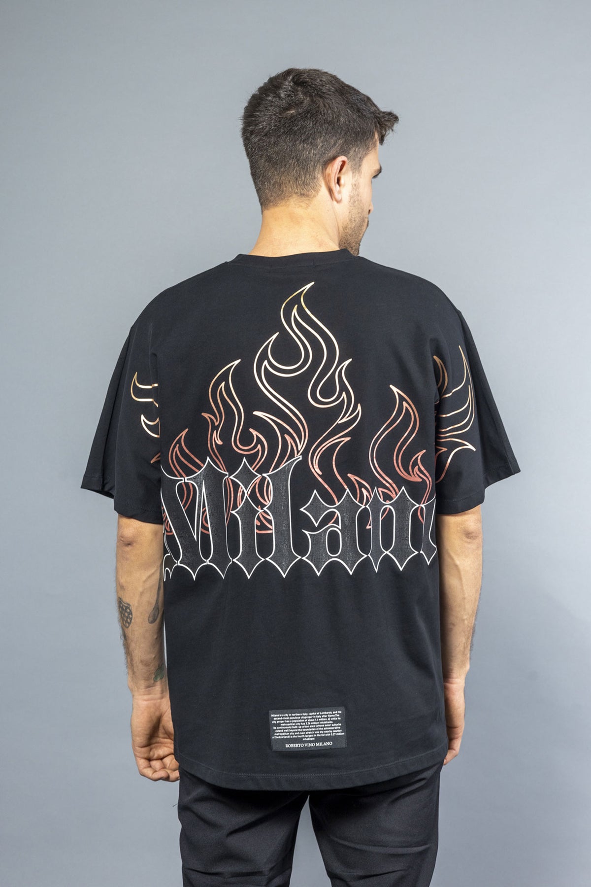 רוברטו וינו חולצת טי אובר סייז Flames בצבע שחור לגברים-Roberto Vino-XS-נאקו