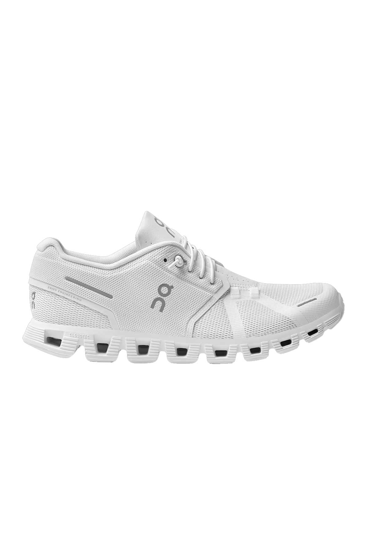 On נעלי סניקרס Cloud 5 בצבע לבן לגברים