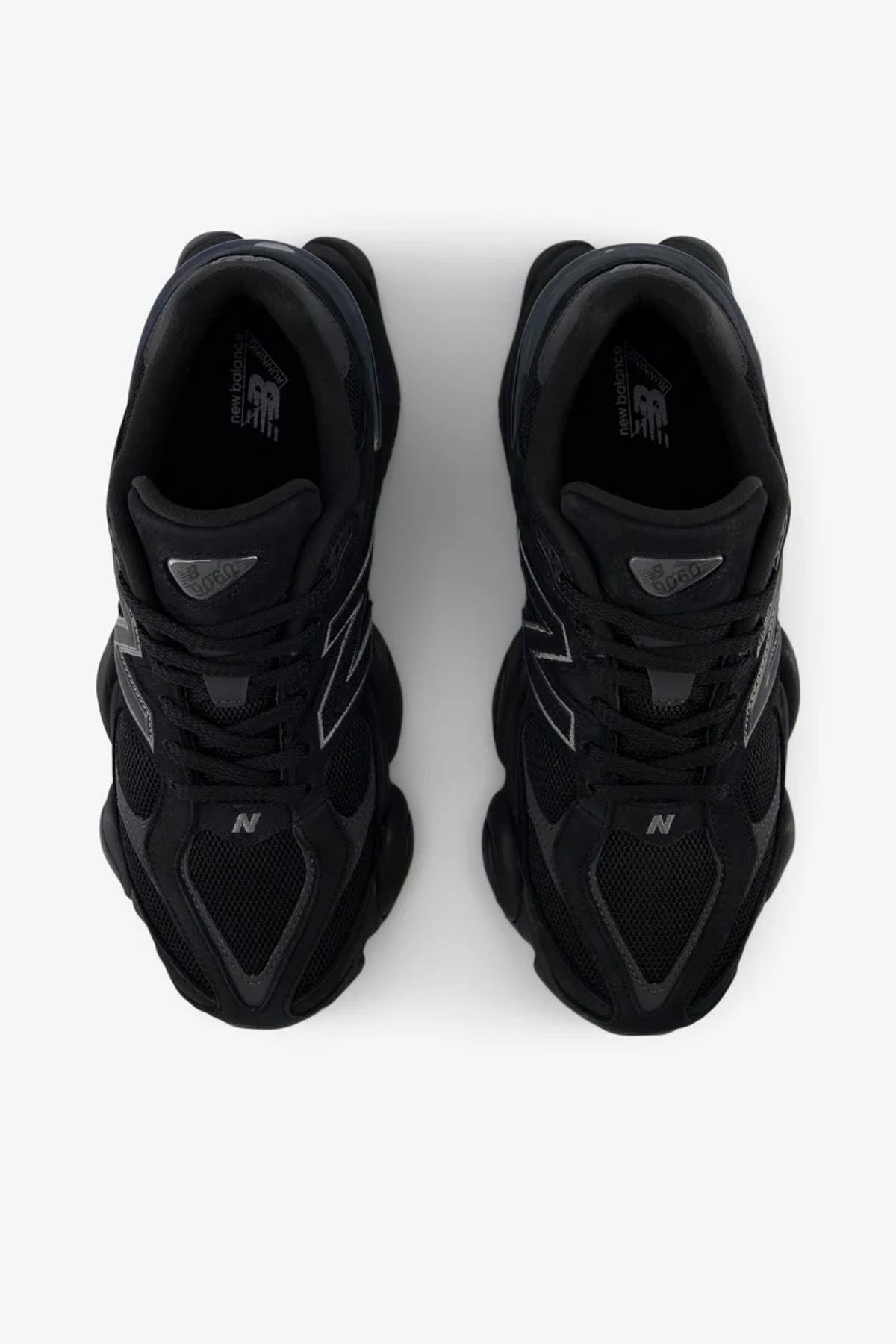 New Balance נעלי סניקרס 9060 בצבע שחור-שחור לגברים
