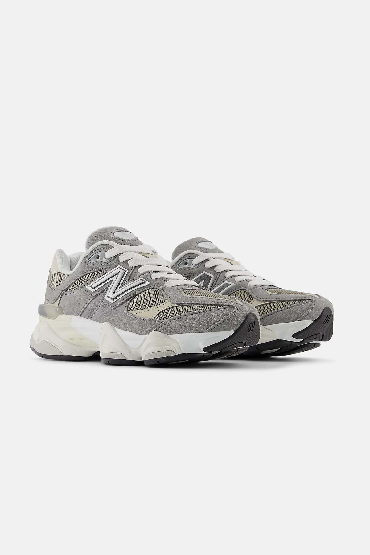 New Balance נעלי סניקרס 9060 בצבע אפור לנערים ולנשים