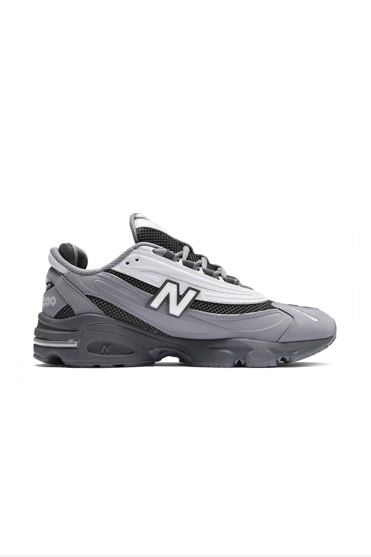 New Balance נעלי סניקרס 1000 בצבע שחור-אפור יוניסקס