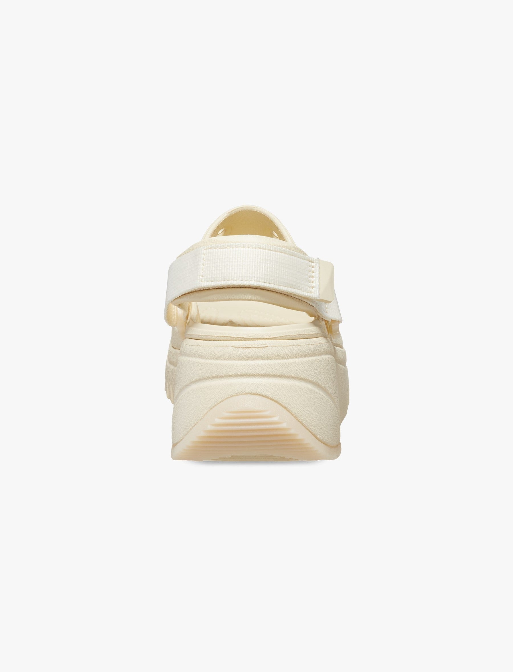 Crocs Classic Hiker Xscape Sandal - נעלי פלטפורמה קרוקס לנשים בצבע וניל קרוקס-Crocs-36-37-נאקו