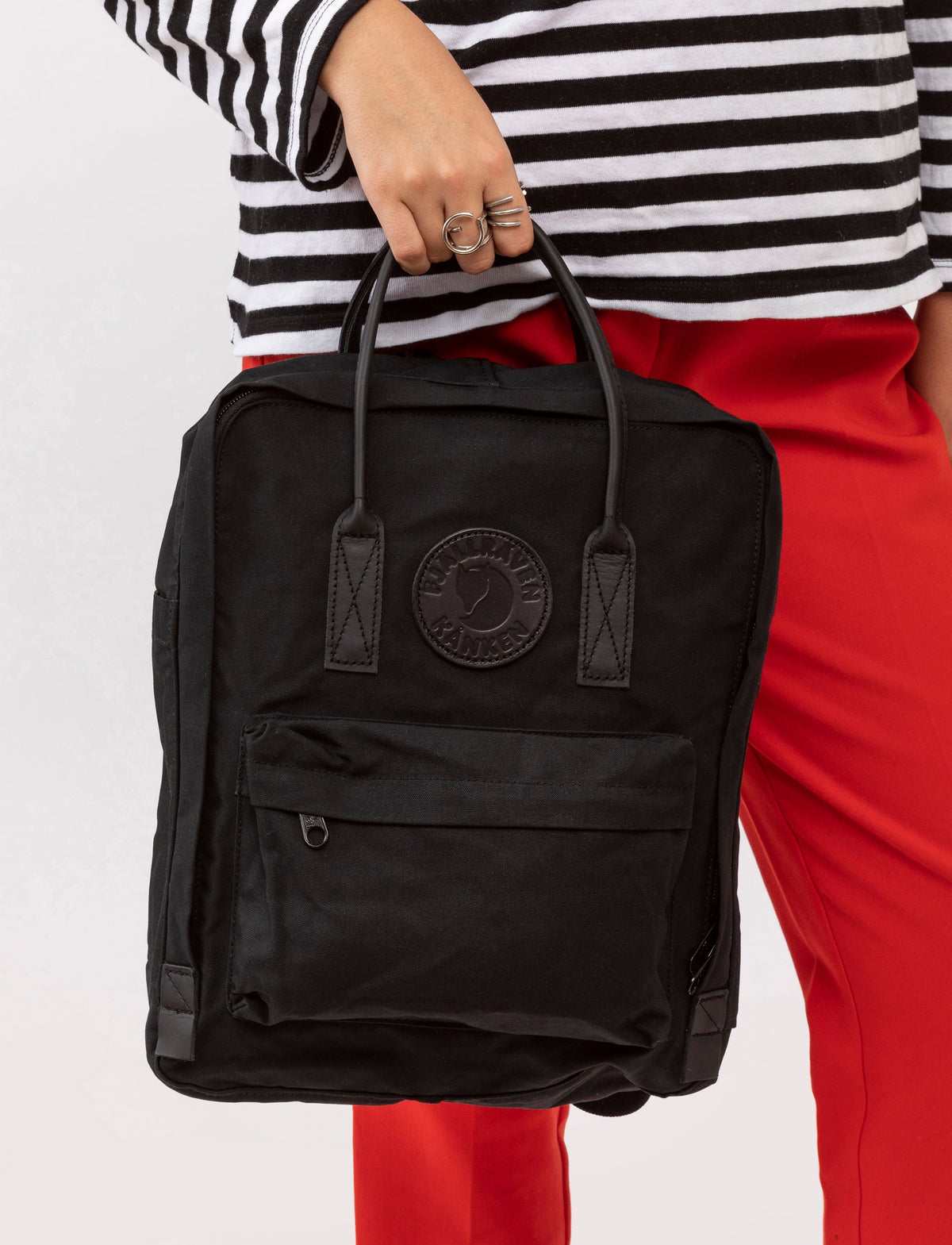 Fjallraven Kanken No. 2 Laptop - תיק גב קאן קן 15 ליטר בצבע שחור-Kanken-One Size-נאקו