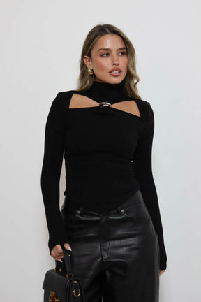 חולצת ג׳ניפר