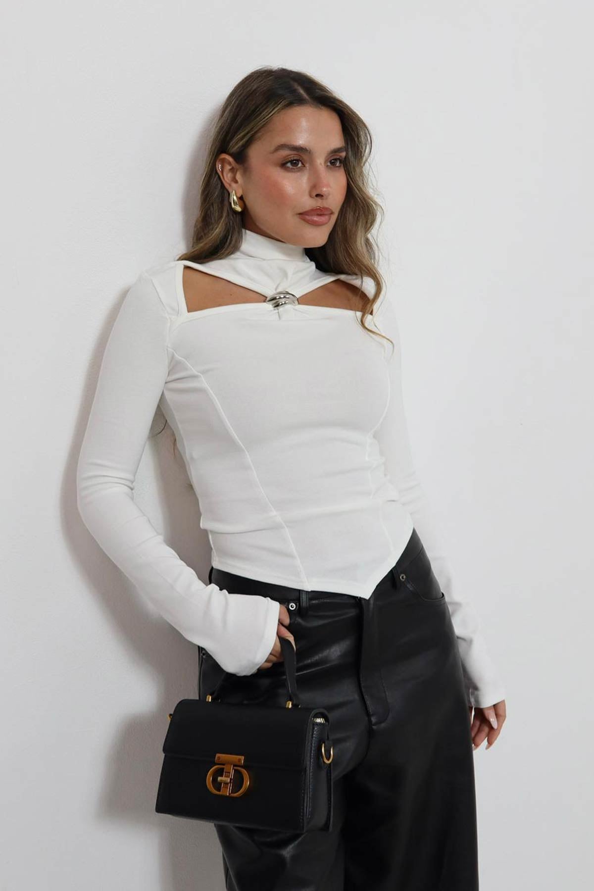 חולצת ג׳ניפר