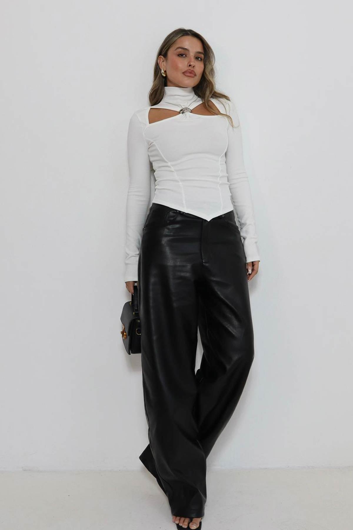 חולצת ג׳ניפר