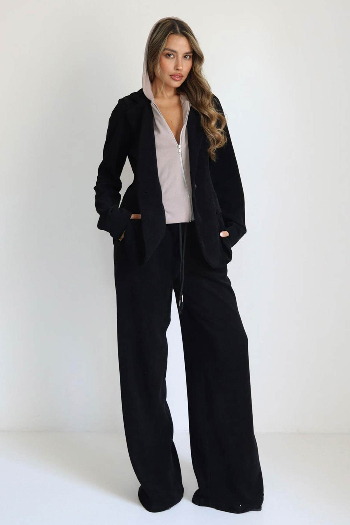 חליפת קורדרוי נור