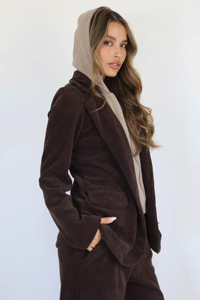 חליפת קורדרוי נור