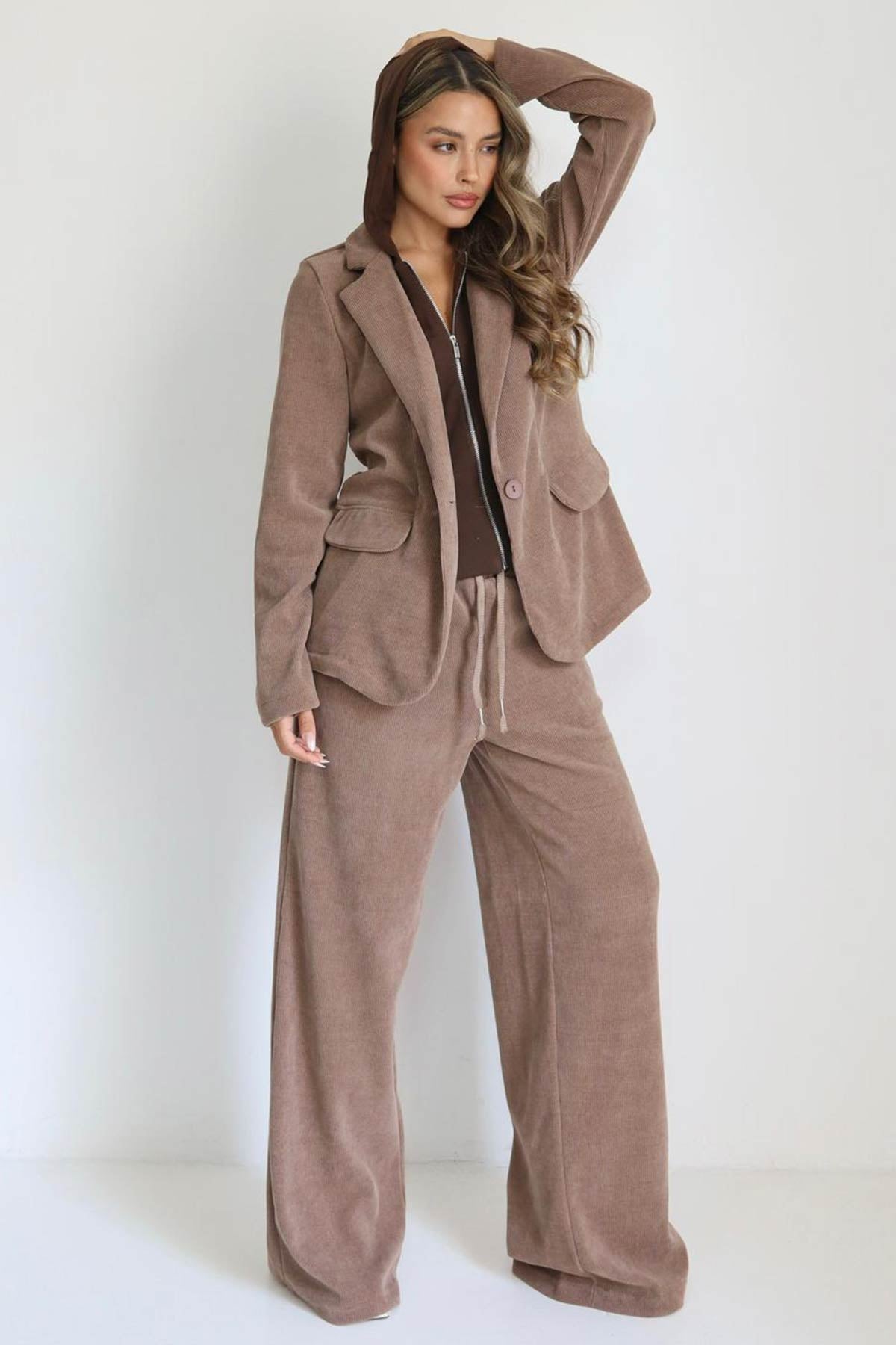 חליפת קורדרוי נור