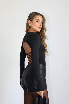 בגד גוף קשירה בוני