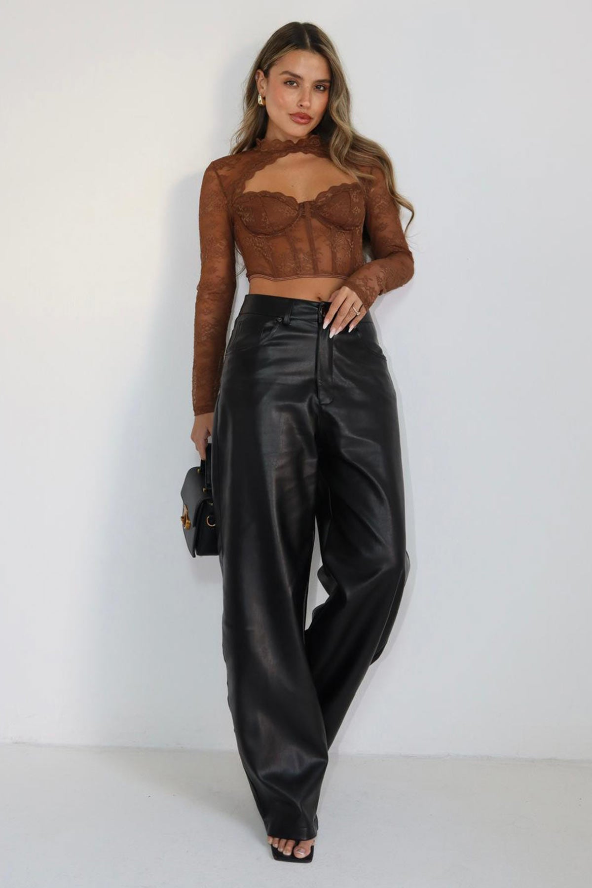 טופ תחרה הירו