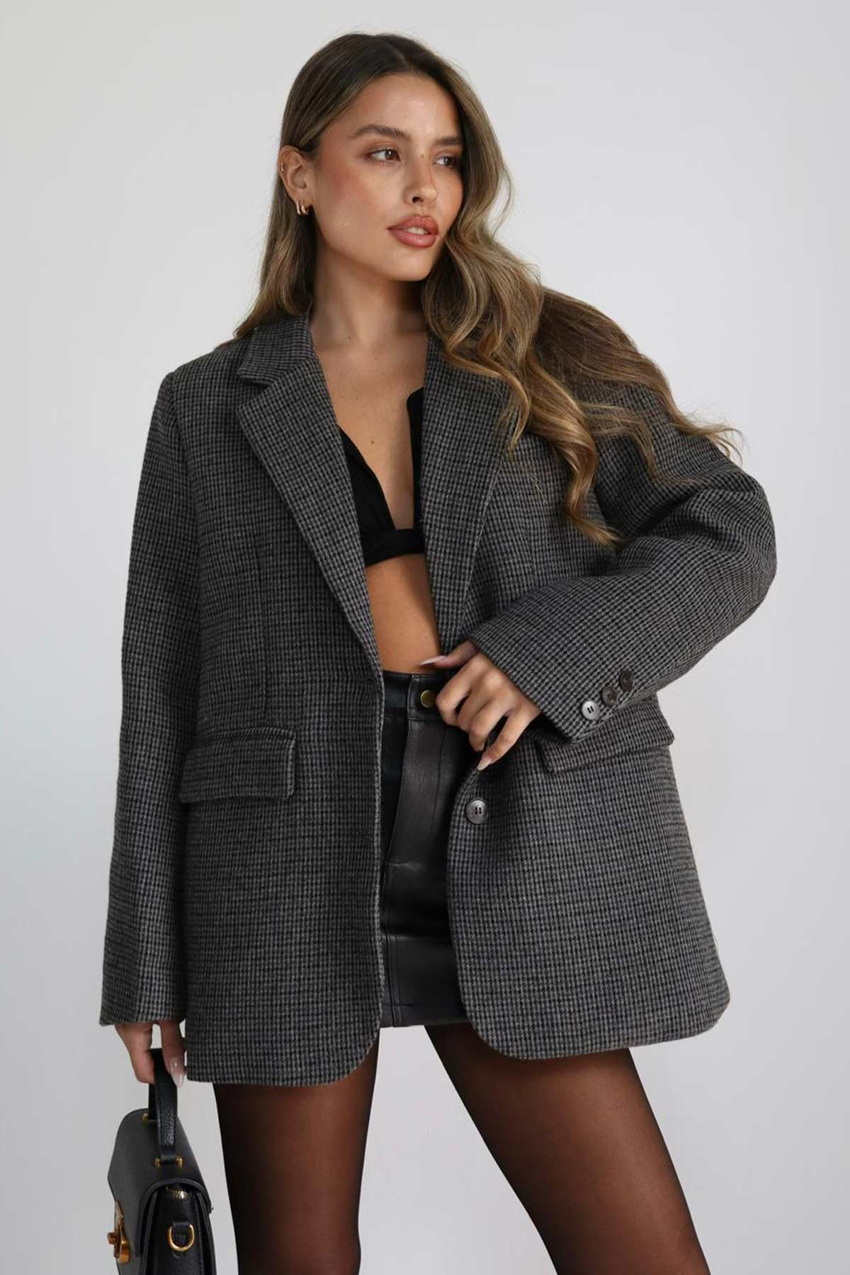 #צבע_אפור כהה