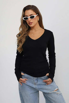 חולצת טי ארוכה וי קיילי