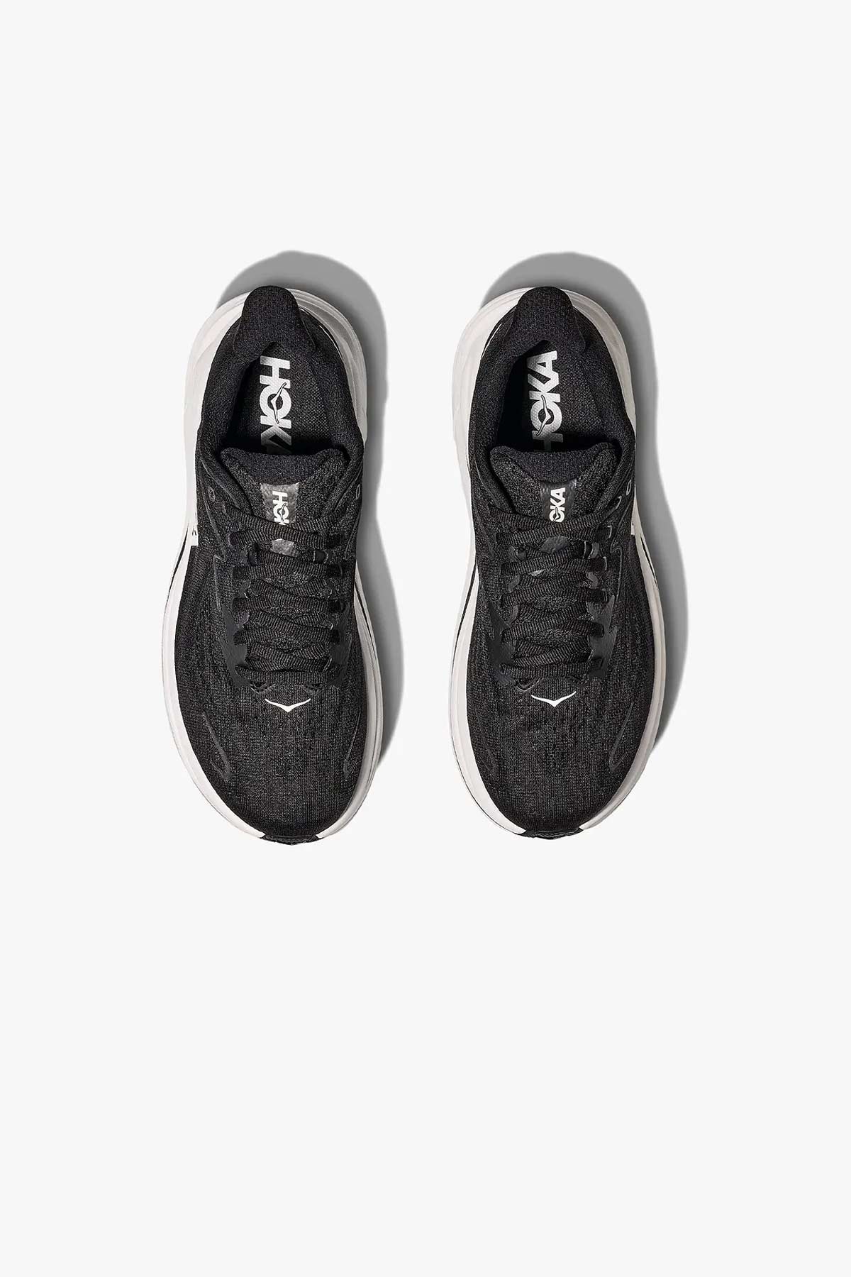 נעלי ספורט Hoka Clifton 10 Wide בצבע שחור-לבן לנשים