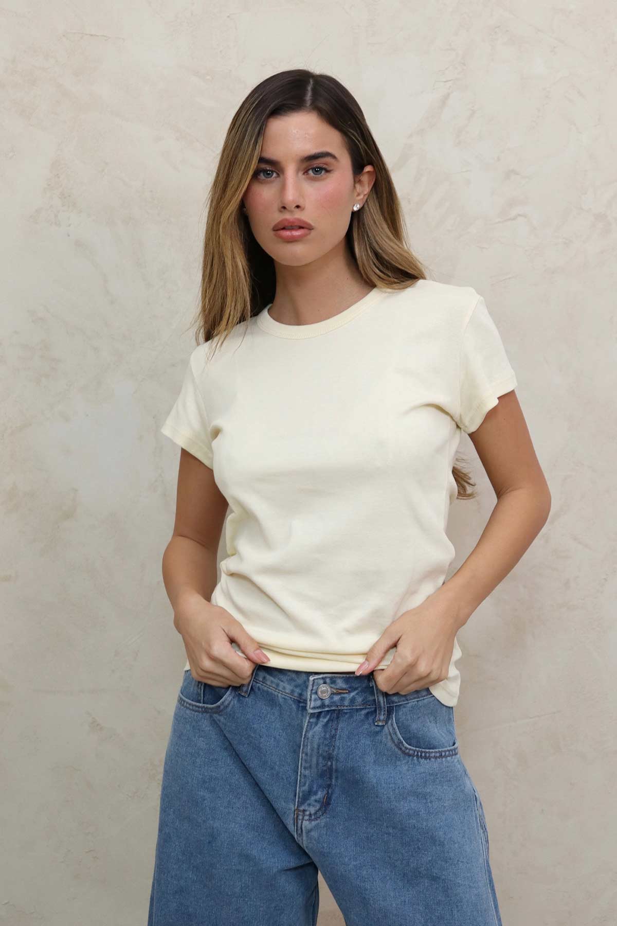 #צבע_צהוב בהיר