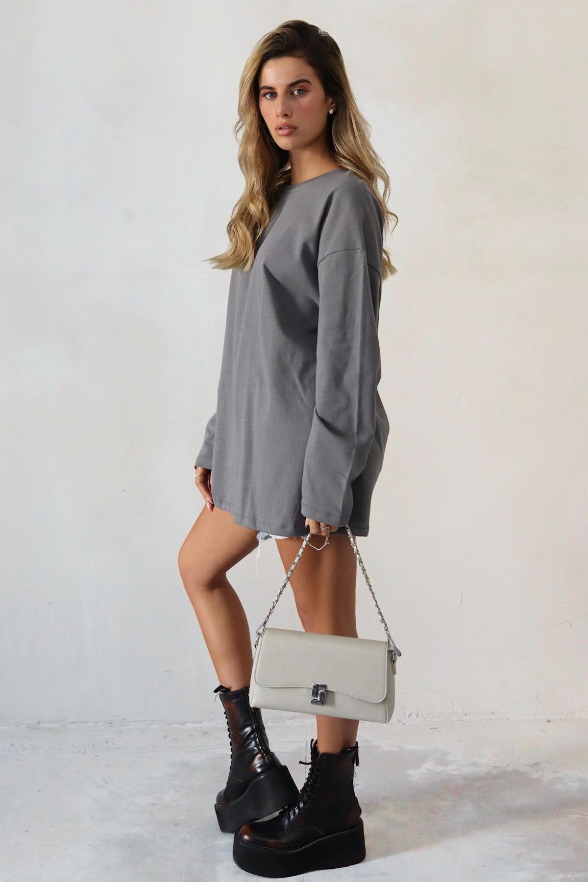 חולצת אוברסייז ארוכה ניס