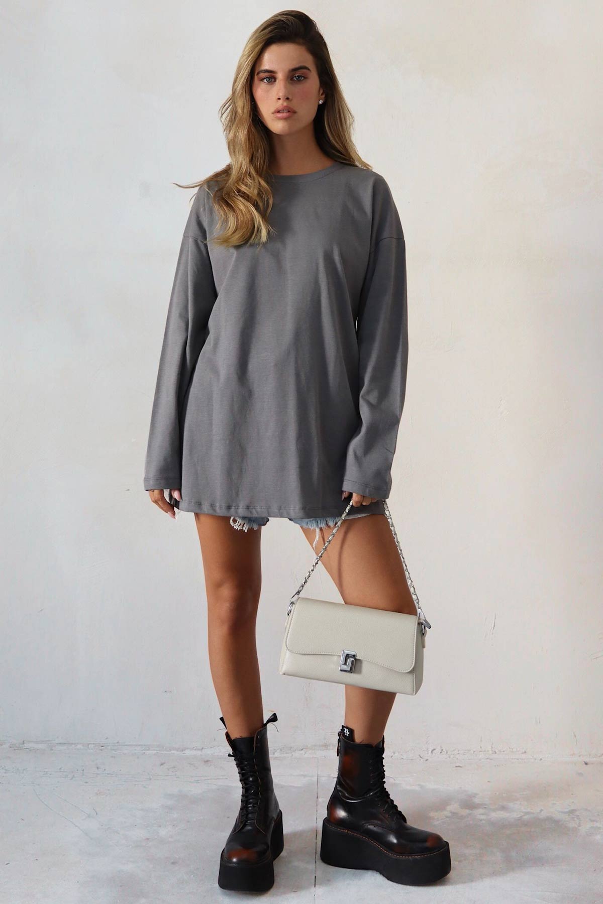 חולצת אוברסייז ארוכה ניס