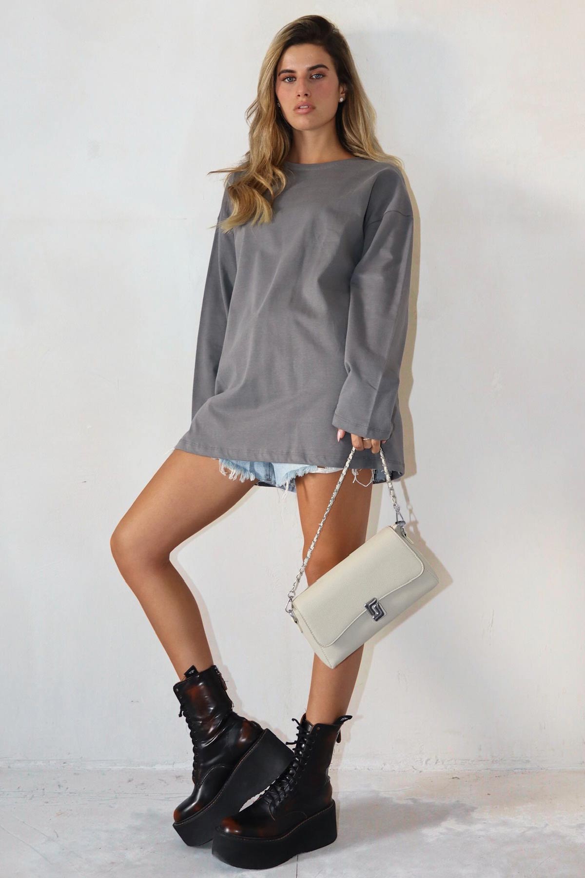 חולצת אוברסייז ארוכה ניס