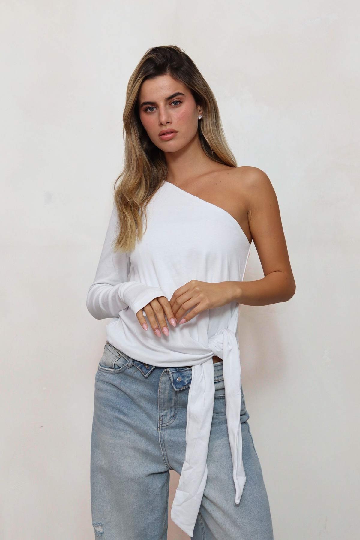 חולצת קשירה עלמה