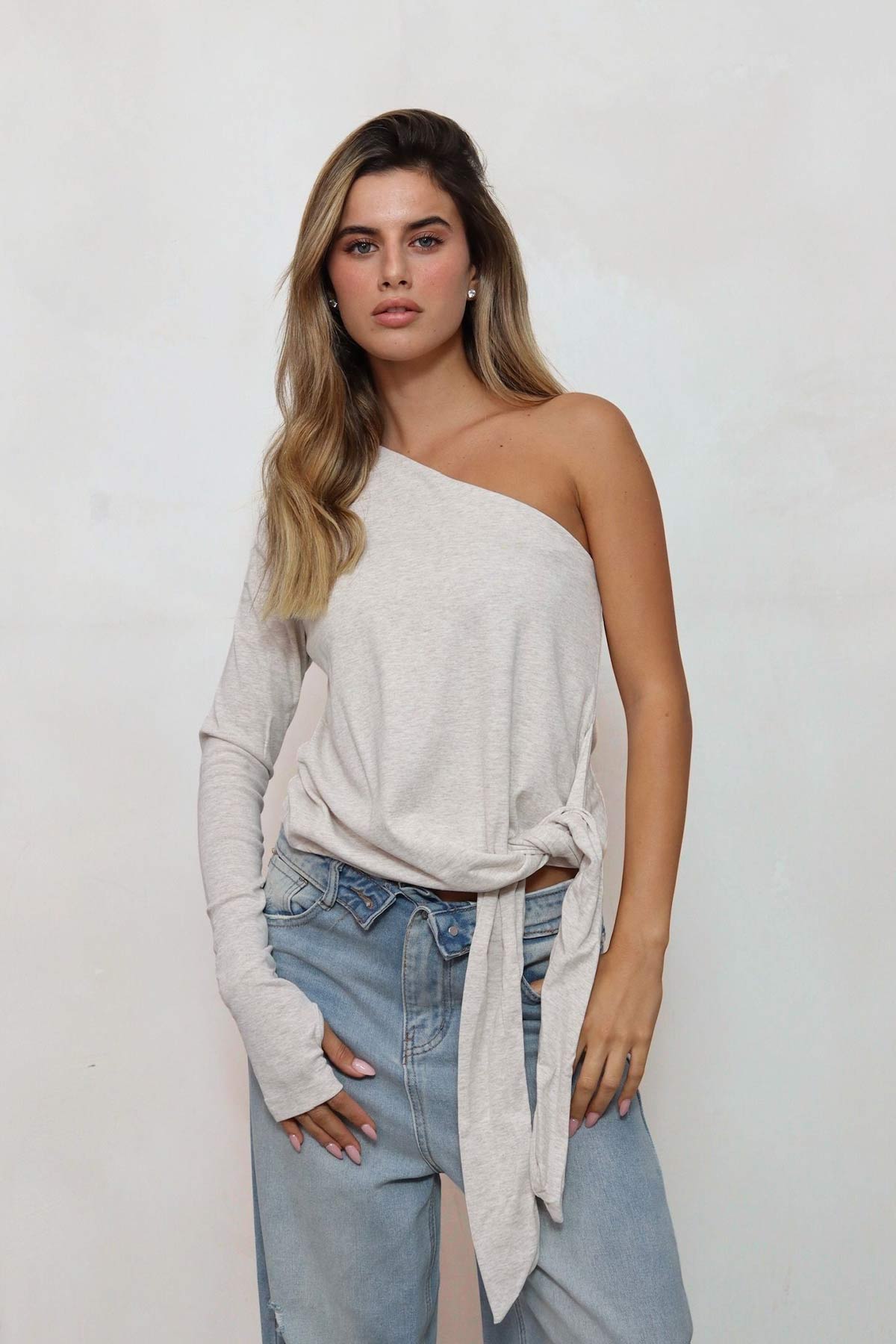 חולצת קשירה עלמה