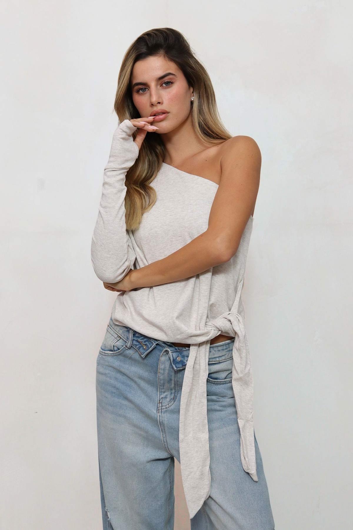 חולצת קשירה עלמה