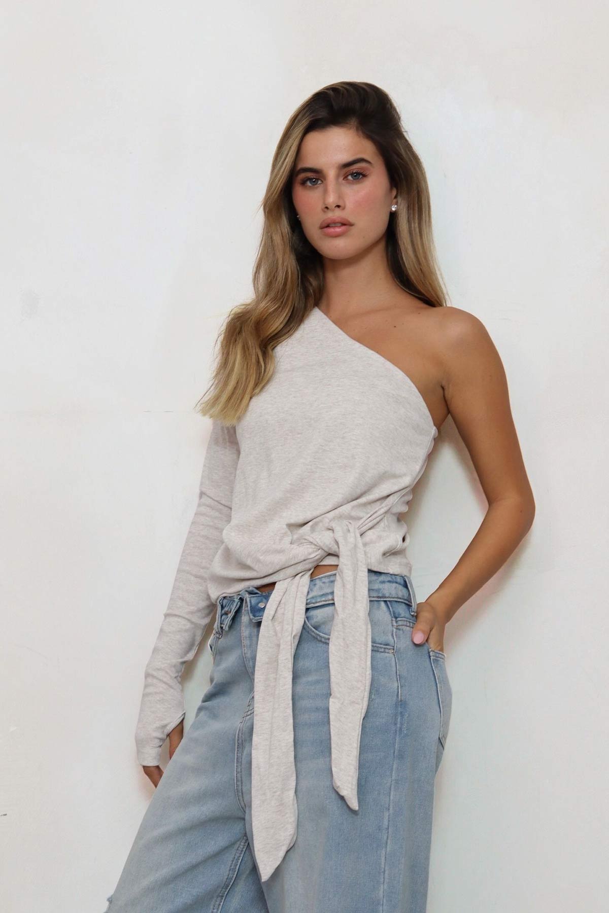 חולצת קשירה עלמה