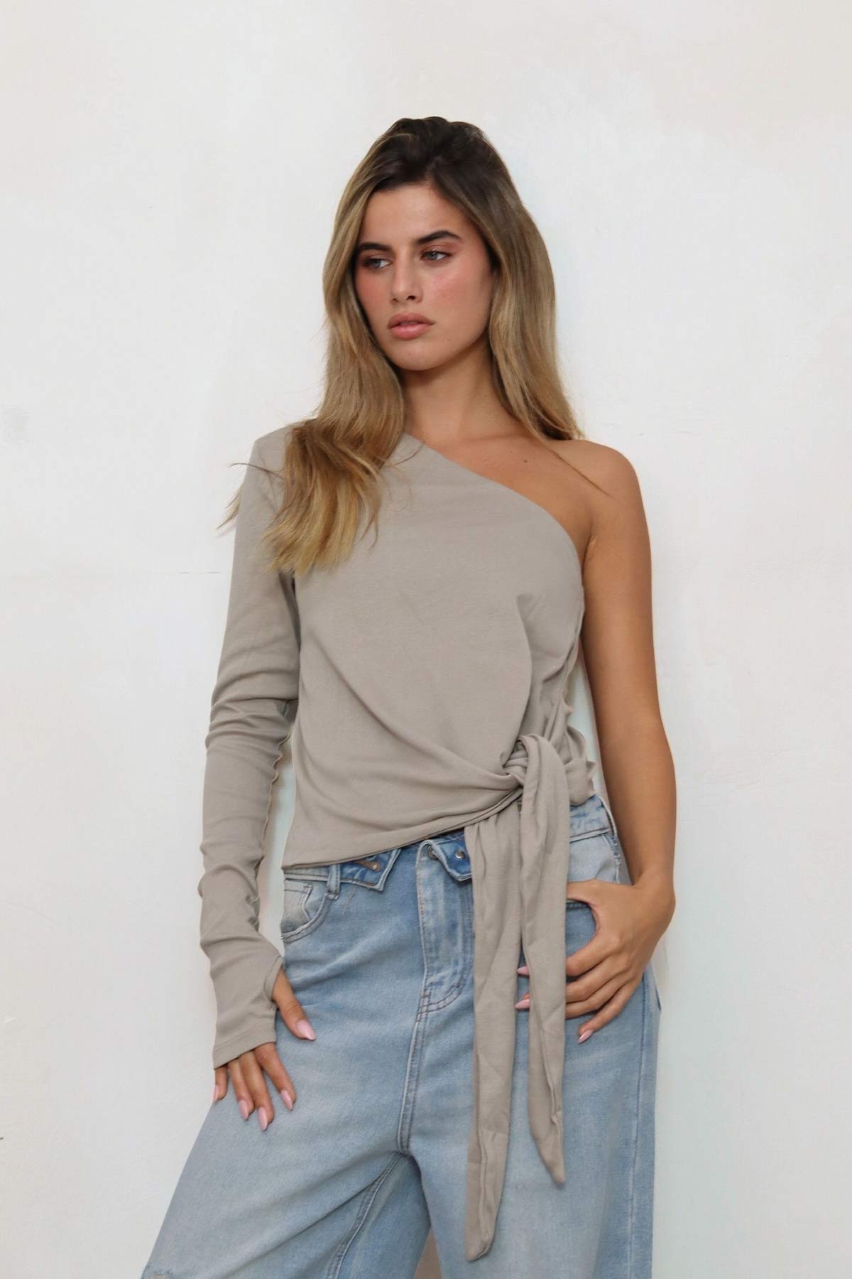 חולצת קשירה עלמה