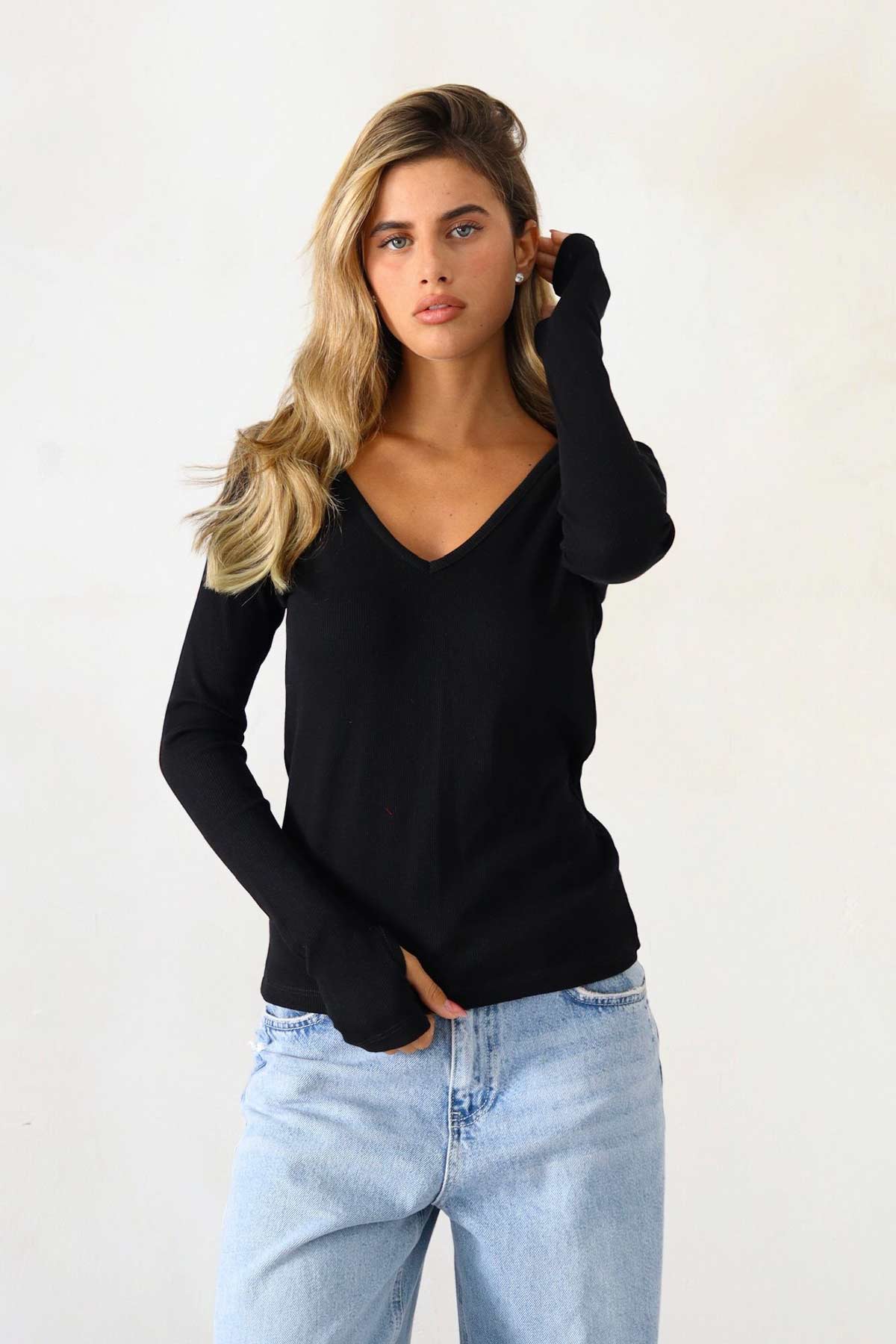 חולצת טישירט וי לורה