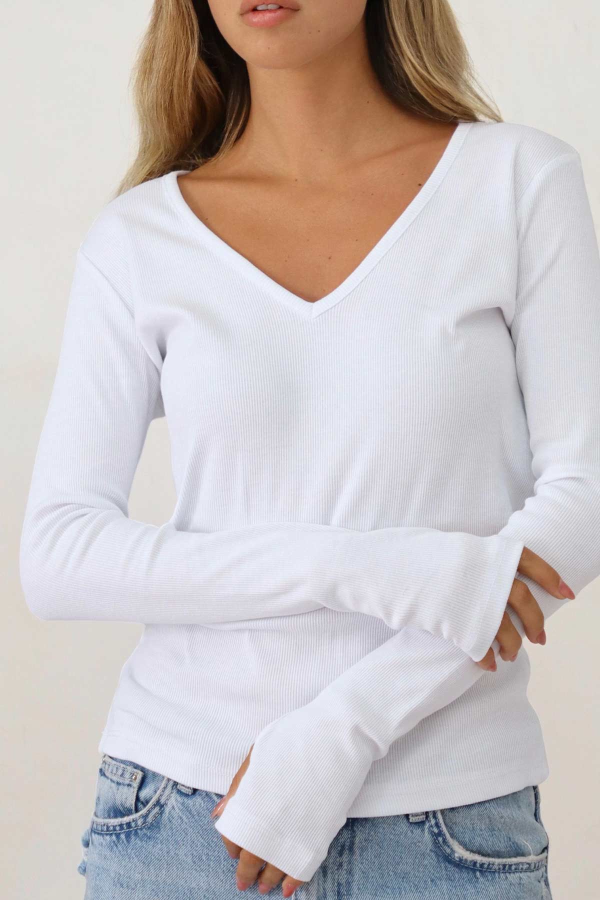 חולצת טישירט וי לורה