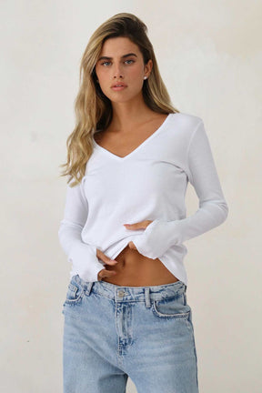 חולצת טישירט וי לורה