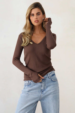 חולצת טישירט וי לורה