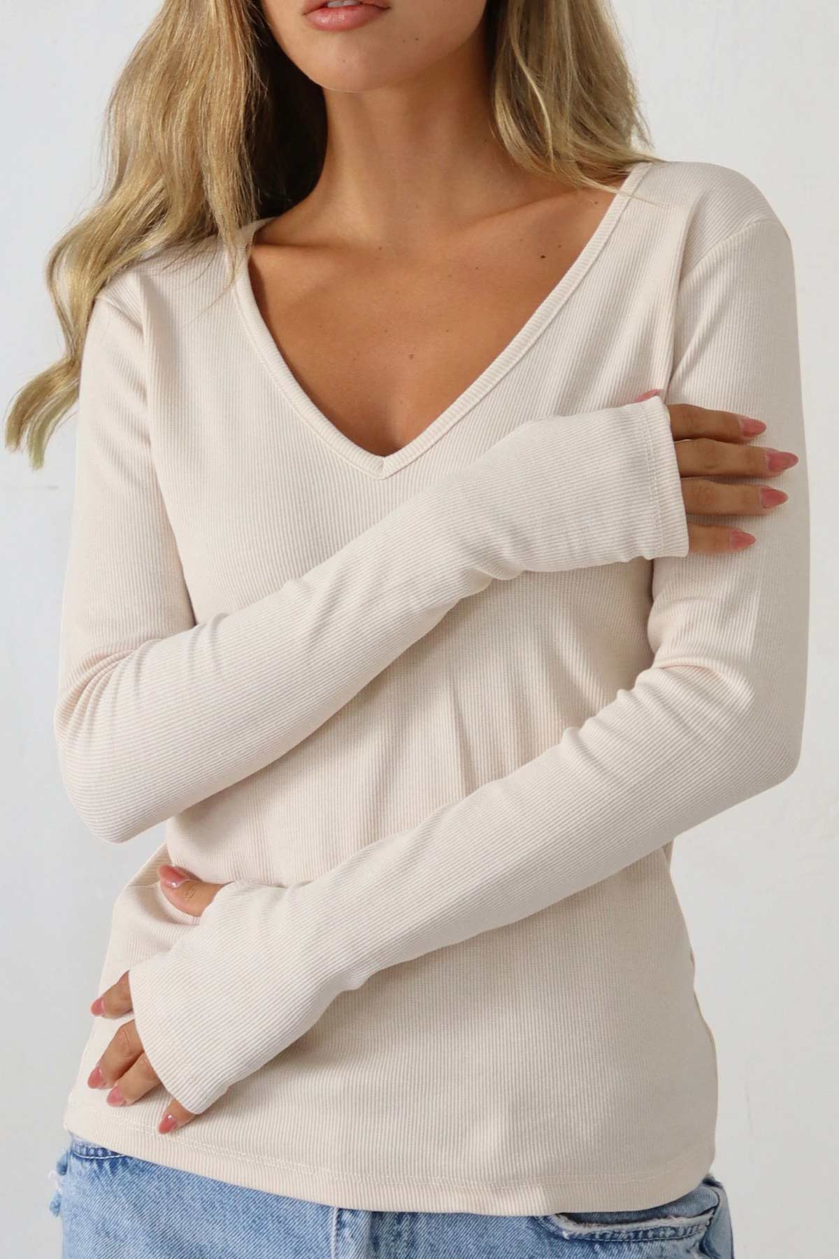 חולצת טישירט וי לורה