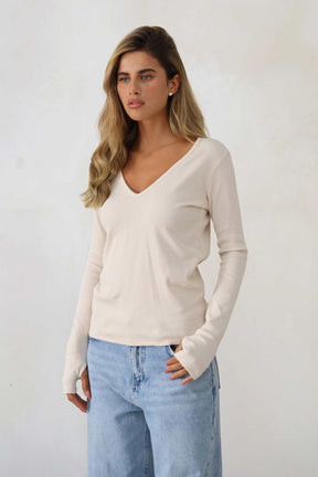 חולצת טישירט וי לורה