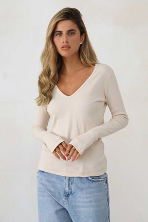 חולצת טישירט וי לורה