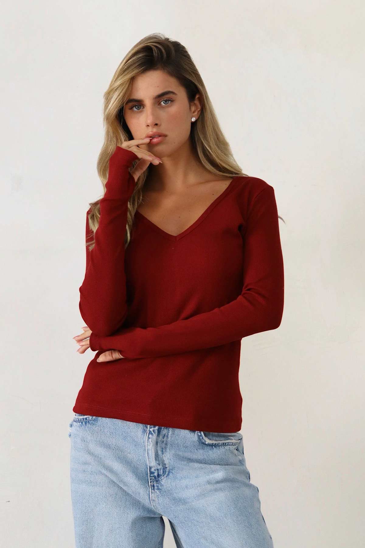 חולצת טישירט וי לורה