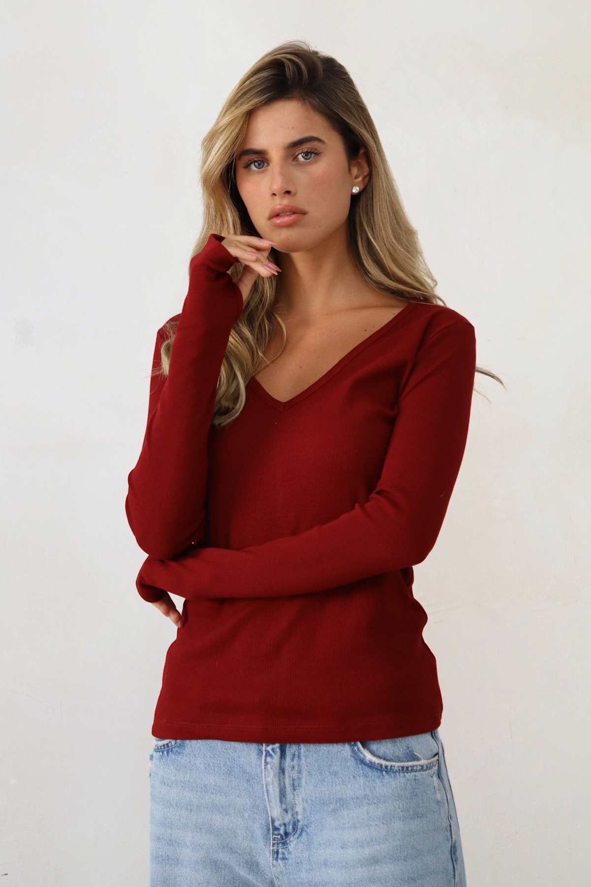 חולצת טישירט וי לורה