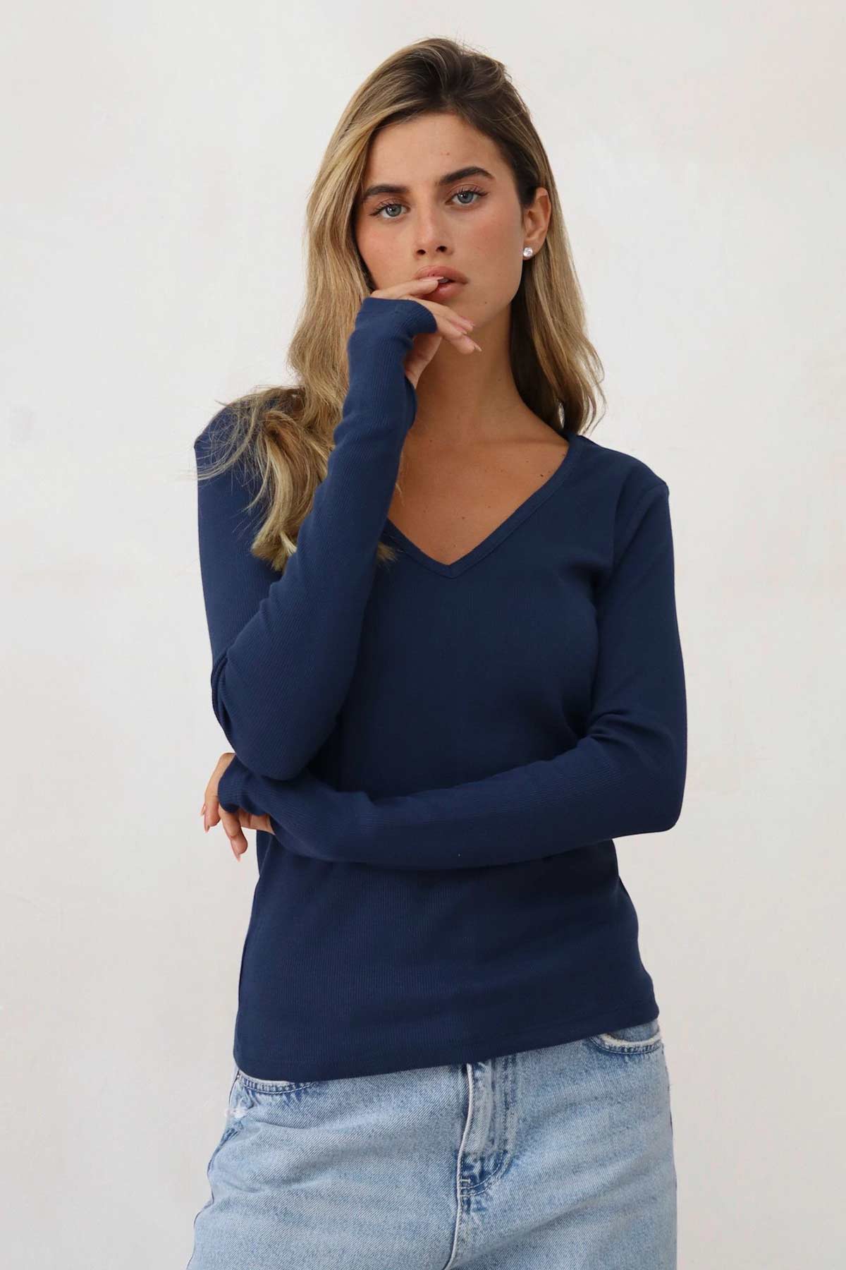 חולצת טישירט וי לורה