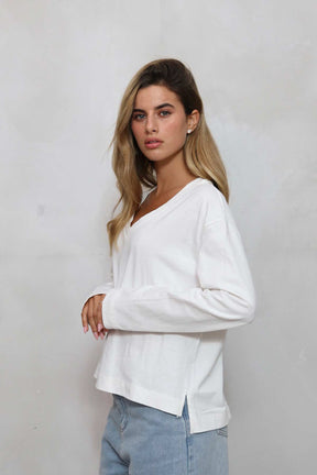 חולצת אוברסייז וי דיזייר