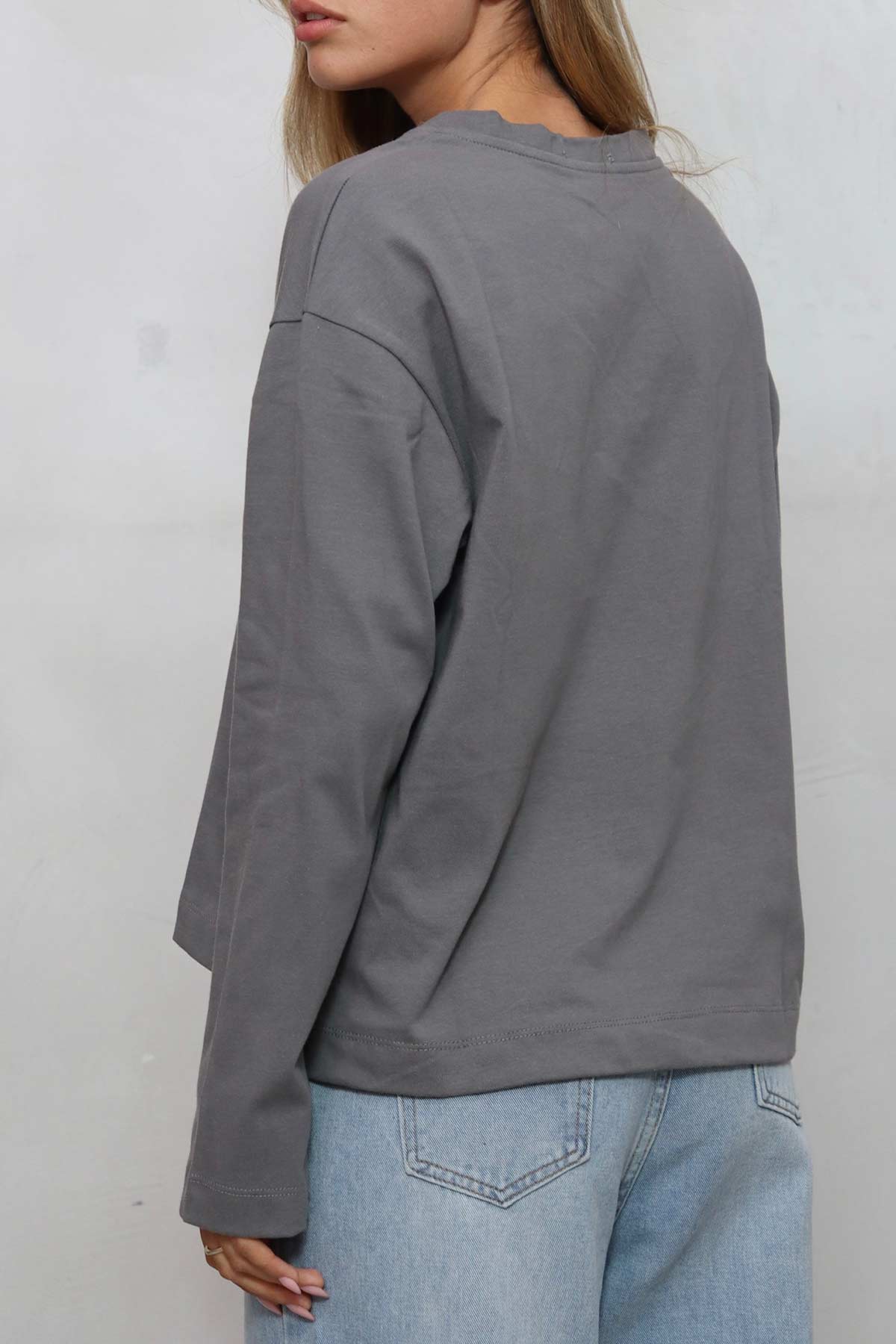 חולצת אוברסייז וי דיזייר