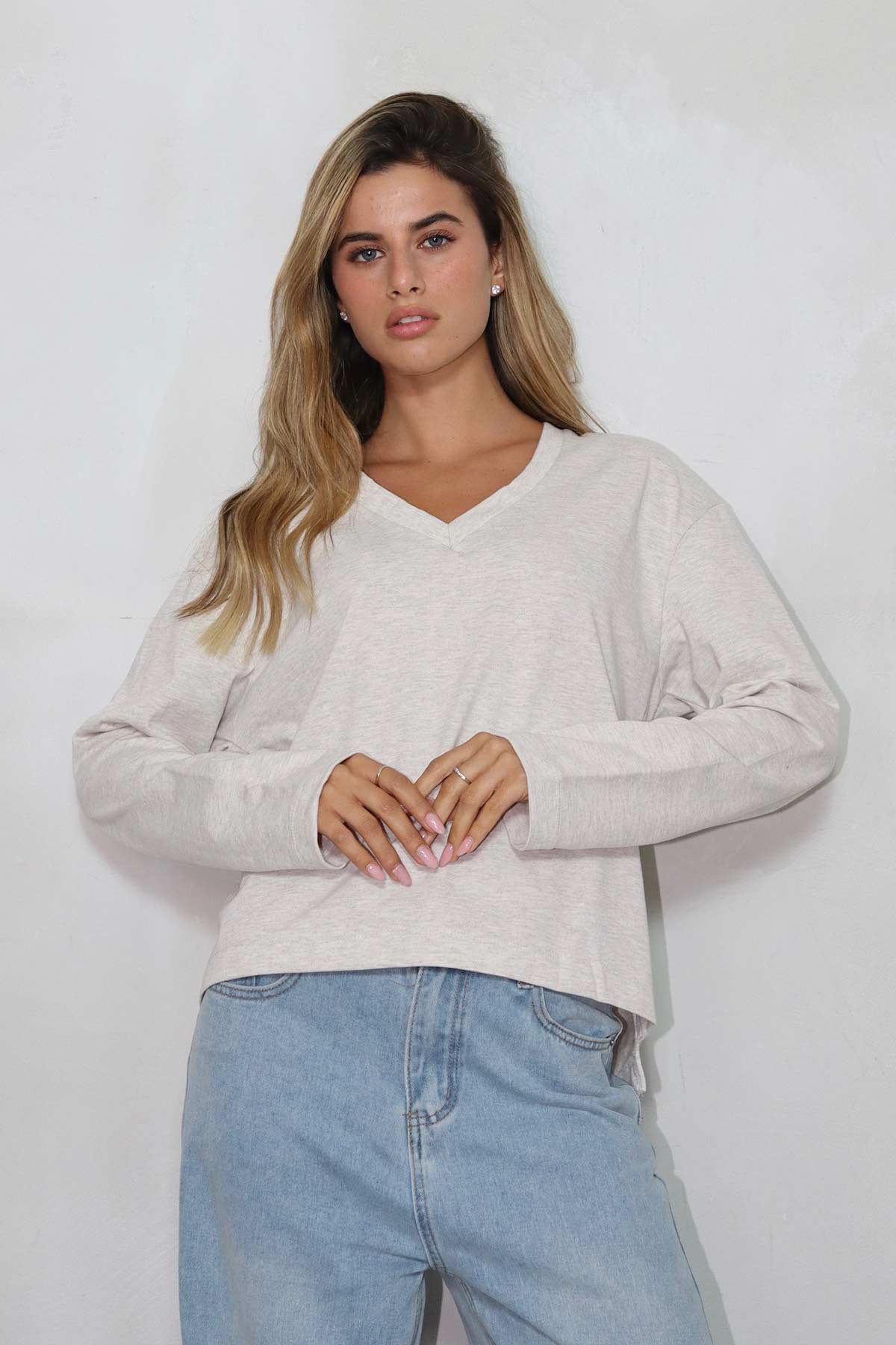 חולצת אוברסייז וי דיזייר