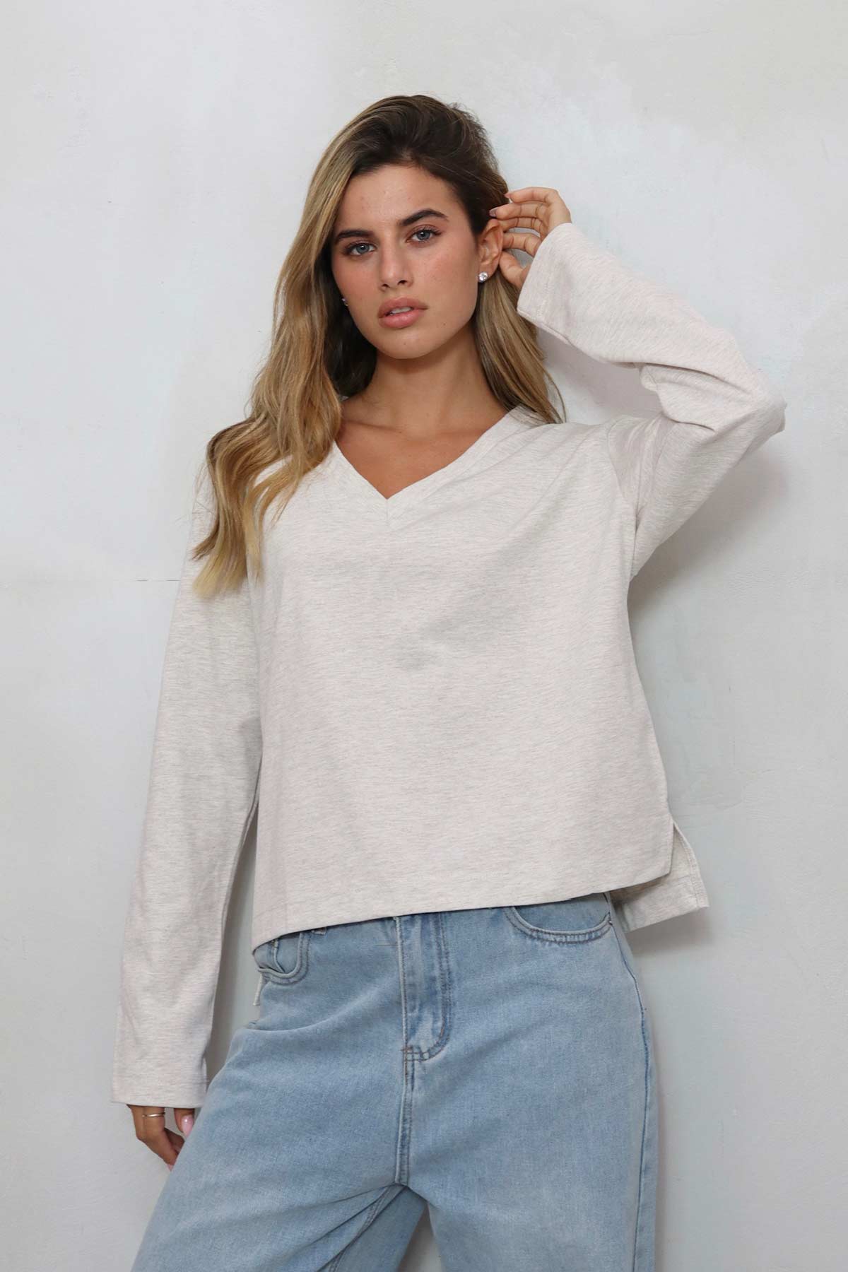 חולצת אוברסייז וי דיזייר