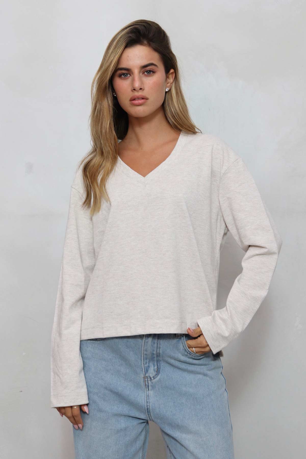 חולצת אוברסייז וי דיזייר